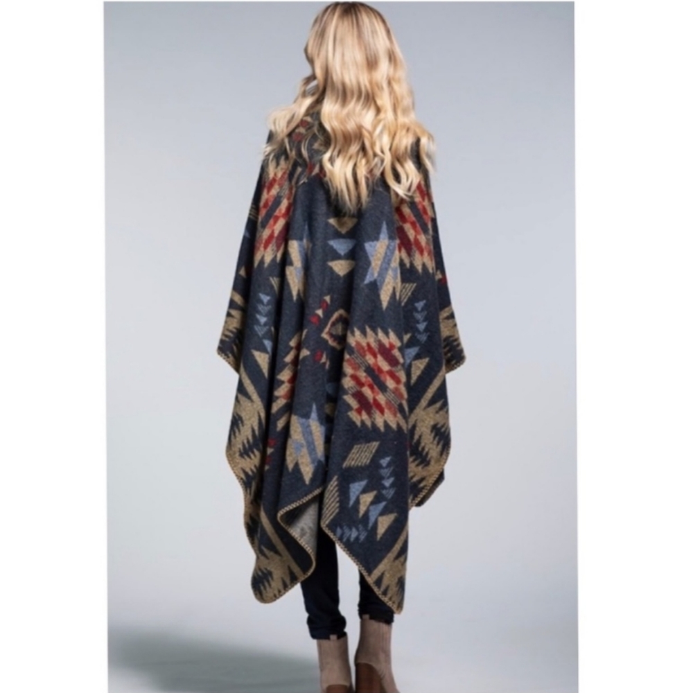 NWT Warm Cardigan Poncho Shawl - Picture 4 of 4